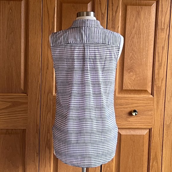 TALBOTS - Sleeveless Tunic Blouse - Geo Design -- Excellent Condition - Picture 4 of 9